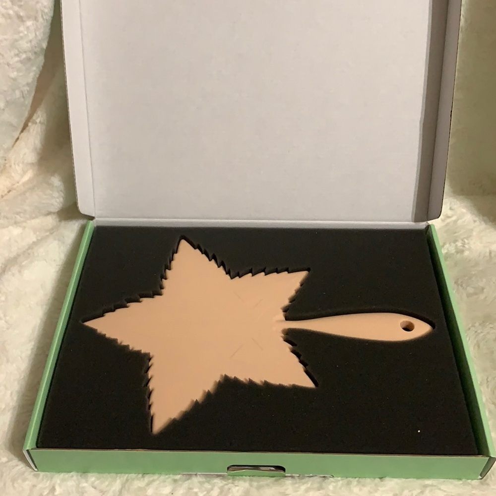 Jeffree Star “Nude Leaf Soft Touch” Leaf Shaped Handheld Mirror in